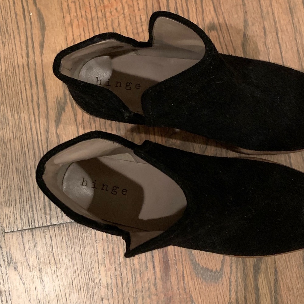 Hinge suede black booties, like new - Picture 4 of 5